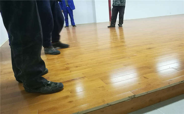 松木舞蹈房木地板哪個牌子好?